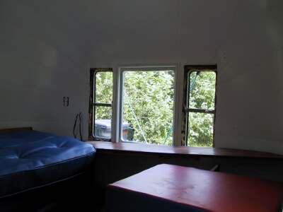 {short description of image}